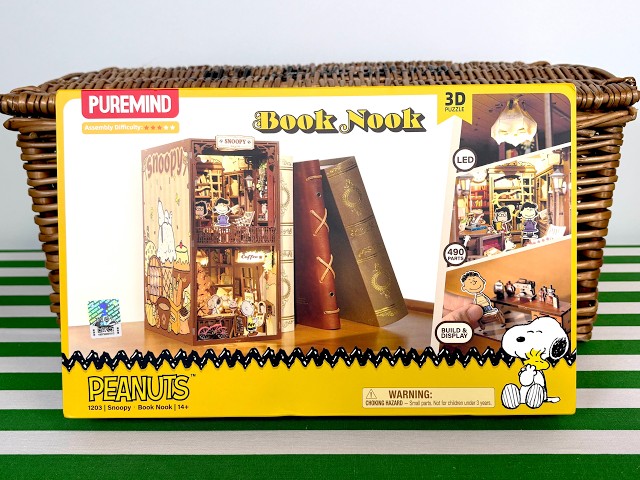 Unboxing a Puremind Snoopy Book Nook!