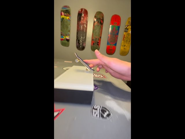 @egal115 Flat Ledge on a Tech Deck