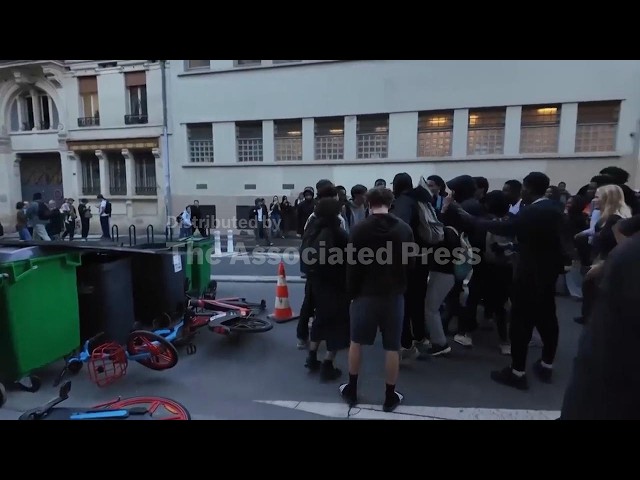 Paris high school students continue blockading classes in protest movement to demand more resources