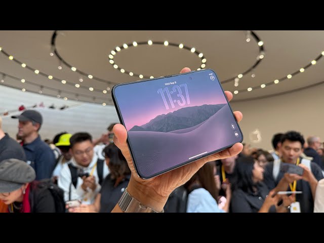 iPhone Duo - First Look & Hands-On!