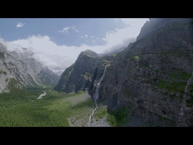 CLEAR MOUNTAIN WATERS - SWISS - FPV Drone experience 3D VR180