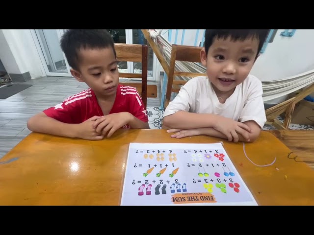 Tiếng Anh Giao Tiếp Phan Thiết: Bon and Pooh practice talking about Find The Sum!