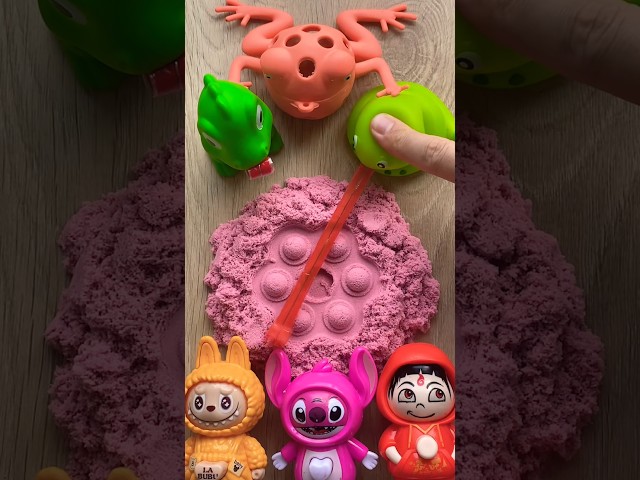 Kinetic Sand Pop-it Fidget! ⭐️⭐️⭐️ #satisfying #squishy #kineticsand #labubu #popit #asmr #shorts