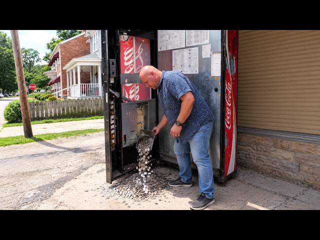This Coke MACHINE Makes $300 A Week