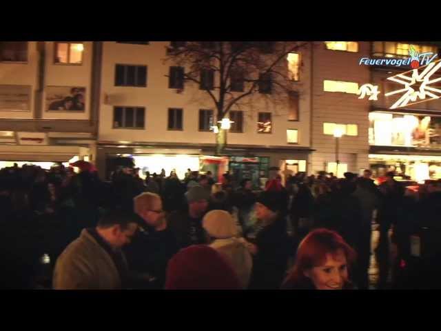 Blau unterm Baum