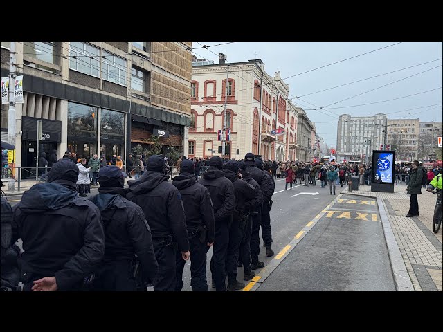 UŽIVO: Studenti izašli – protest raste iz minuta u minut