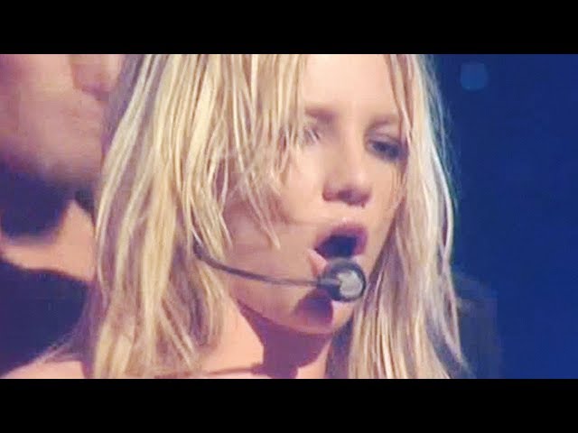 Britney Spears - Oops! I Did It Again (Live From London 2000)