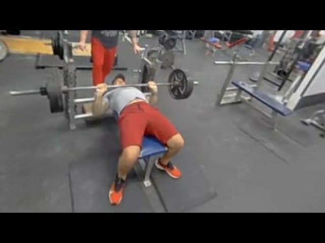 Jay S does reps with 320lbs